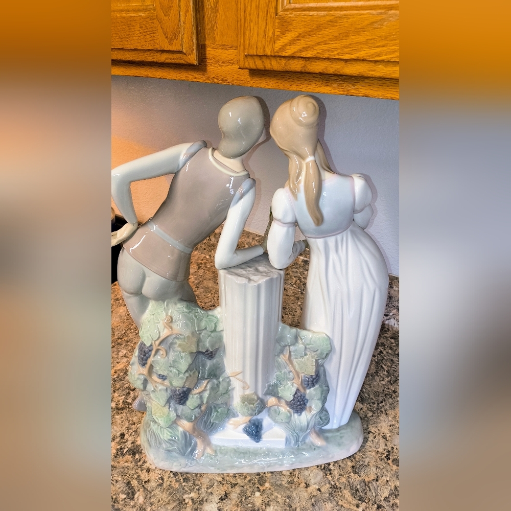 Lladro Romeo & Juliet Porcelain Figurine